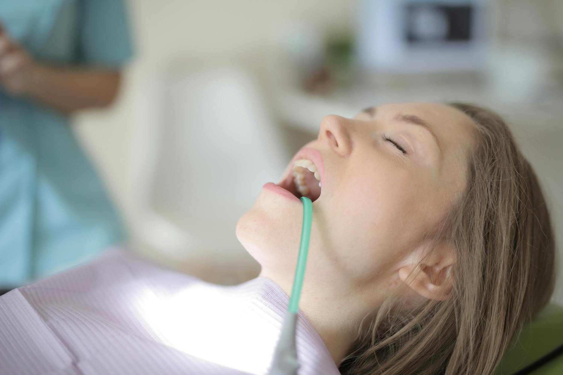 Tehnologii avansate în stomatologie pentru sănătatea orală.
