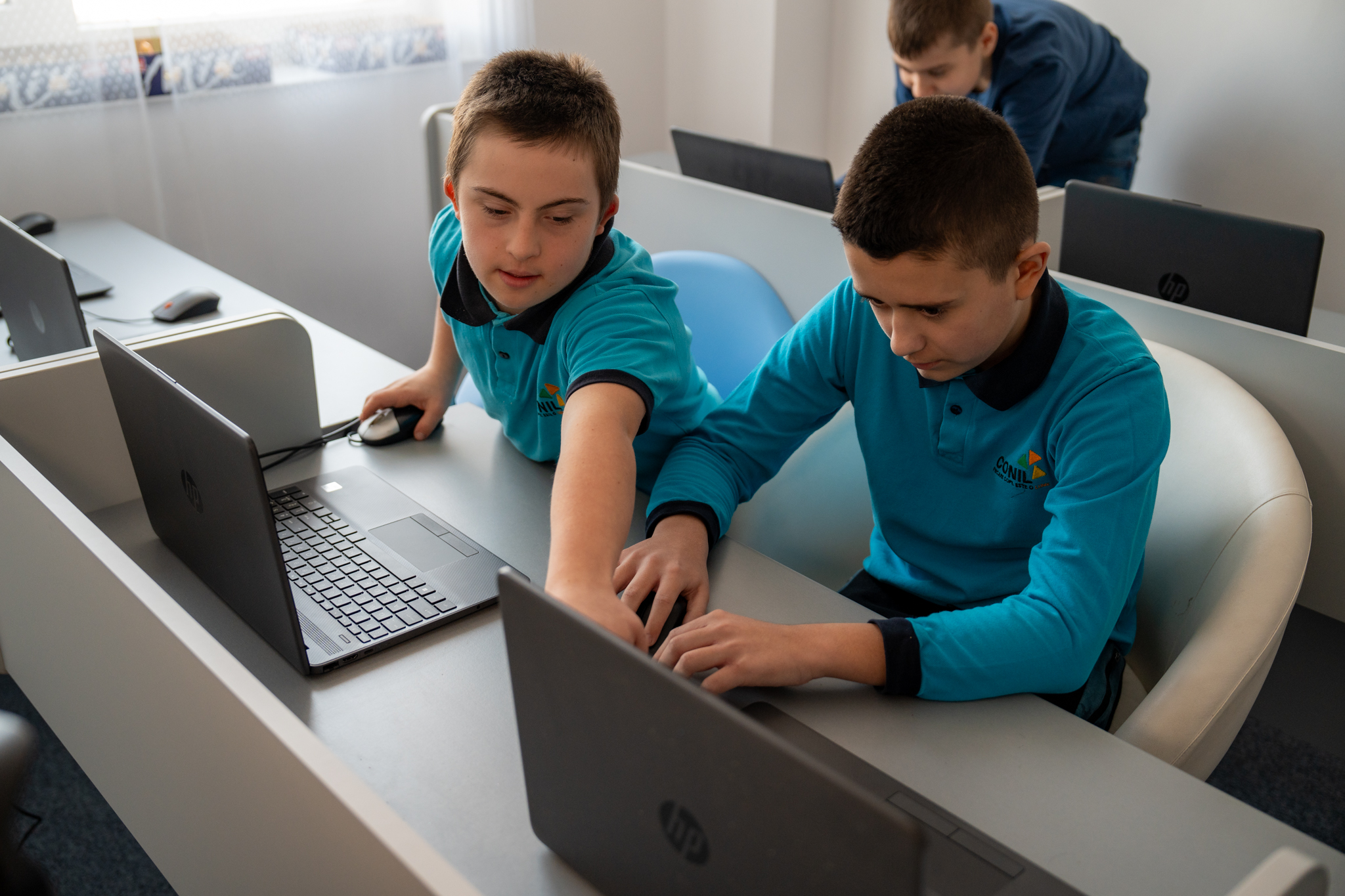 Tehnologie cu suflet: Asociatia CONIL a facut pasul spre digitalizare prin PNRR pentru a fi mai aproape de copiii cu nevoi speciale